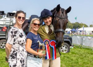 0H0A8254 300x217 - 0H0A8254